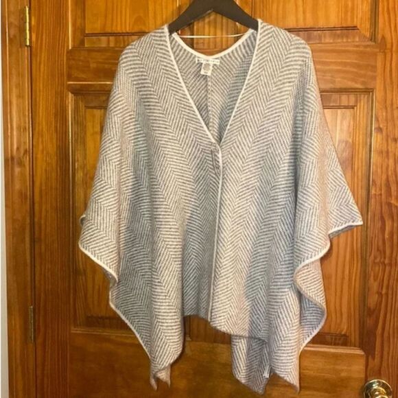 Gray White Max Studio Herringbone Drape Poncho Sweater (NWT)